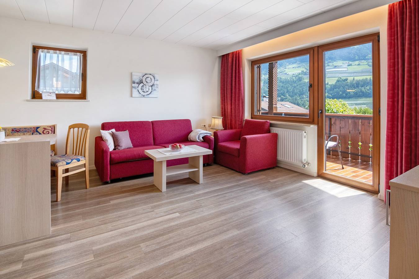 Ganze Wohnung, Ferienwohnung 'Christine 1' mit Bergblick, Gemeinschaftspool und Wi-Fi in Riffian, Passeiertal