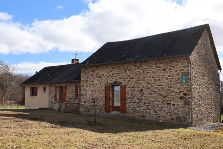 Gîte pour 4 personnes, avec terrasse à Chamberet - 3