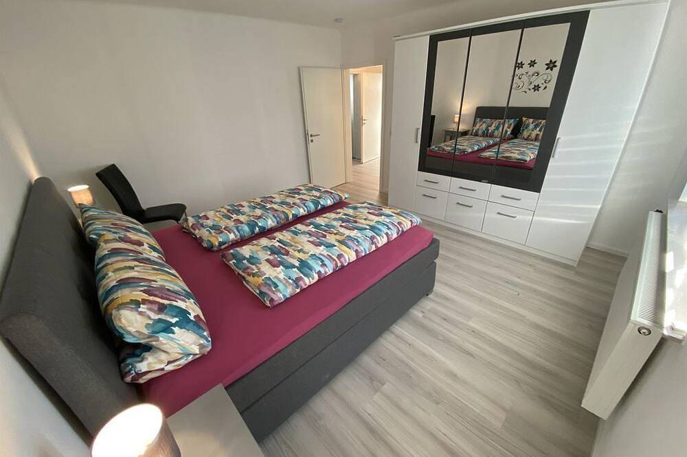 Ganze Wohnung, Ferienwohnung \"Am Knopp\" - Appartement/Fewo, Dusche und Bad, Wc, 2 Schlafräum in Pirmasens, Pfalz
