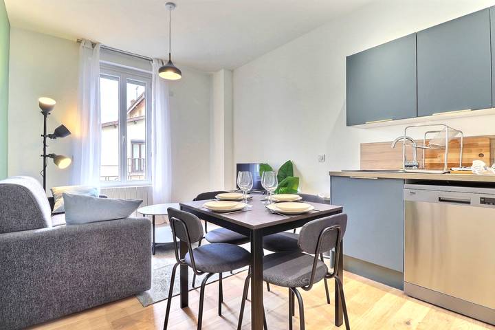 Apartamento entero, The Tavira - Magnificent renovated T2 apartment - Villeurbanne. in Villeurbanne, Lyon region