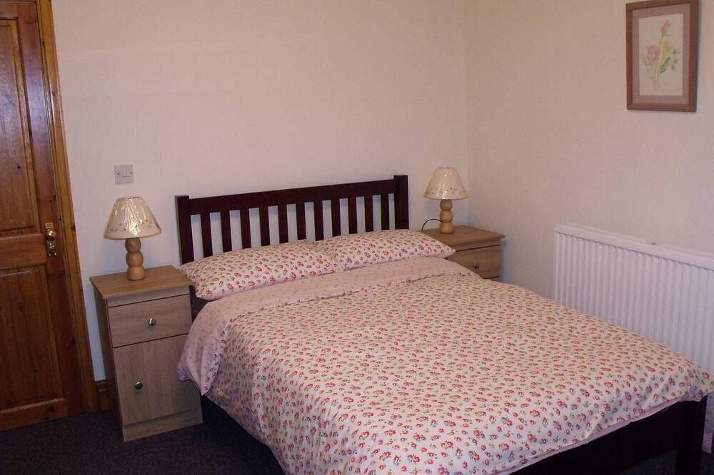 Disabled friendly  ground floor room in traditional old welsh  farmhouse in Snowdonia