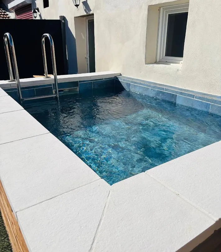 Apartamento de vacaciones para 2 personas, con piscina y jacuzzi además de jardín y terraza - 1