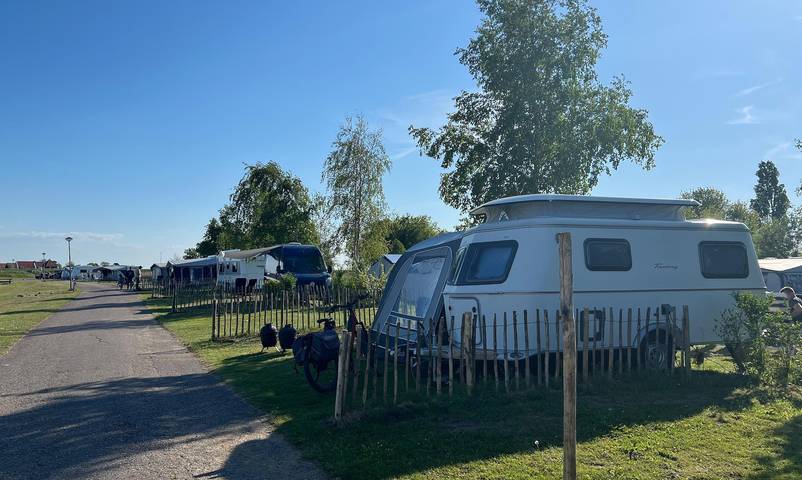 Camping voor 6 personen aan de Nederlandse kust