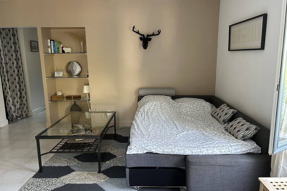 Appartement entier, Sous l’olivier 2 in Roquefort-les-Pins, Côte méditerranéenne (France)