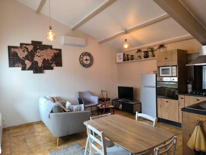 Location de vacances pour 7 personnes, avec vue ainsi que piscine et jardin, animaux acceptés à Campsegret - 2