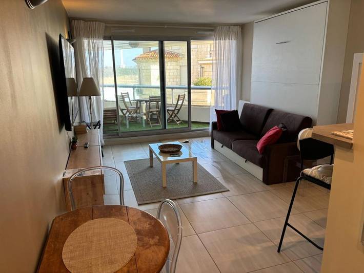 Gîte pour 2 personnes, avec vue ainsi que terrasse et sauna dans Plage du Miramar - 4