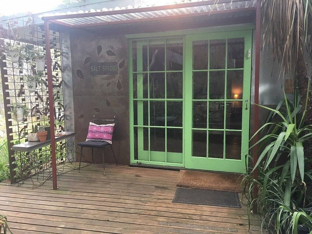 Salt Spring Art Retreat; privater Whirlpool in Daylesford, Hepburn Shire