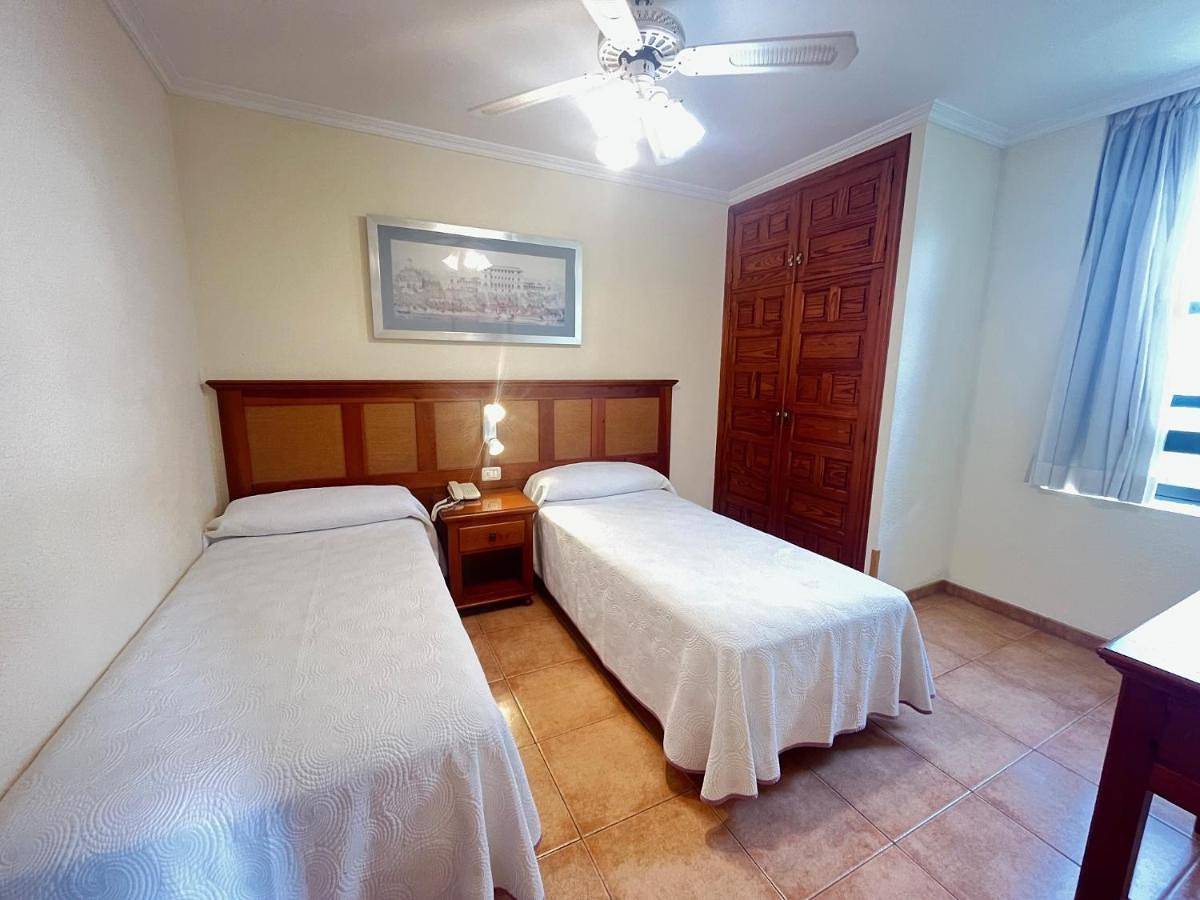 Apartamentos Colón2 in Playa de las Américas, Arona