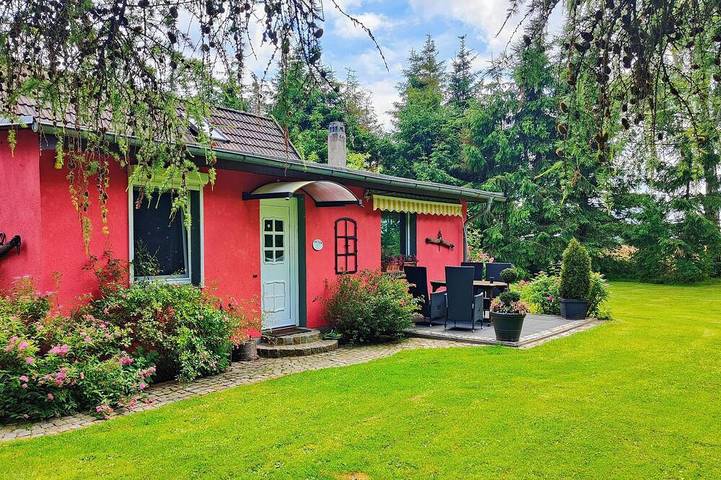 Ferienhaus für 4 Personen, mit Terrasse und Garten in Steinhagen