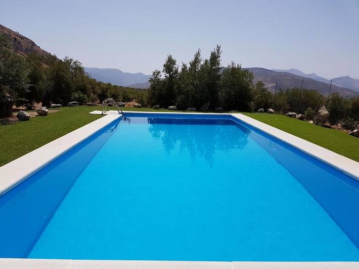 Casa rural para 6 personas, con terraza además de vistas y piscina, Se admiten mascotas en La Guardia de Jaén