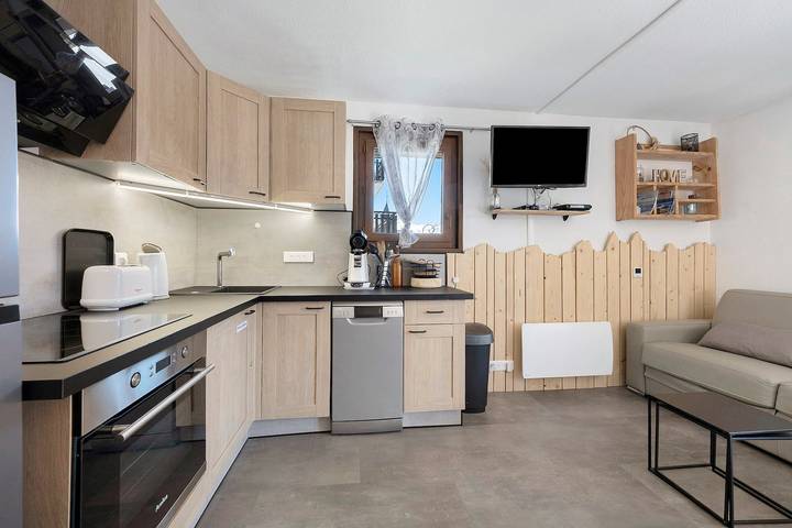 Ganze Wohnung, Apartment 'St So' mit Bergblick, privater Terrasse und Wlan in Saint-Sorlin-d'Arves, Region Saint-Jean-de-Maurienne
