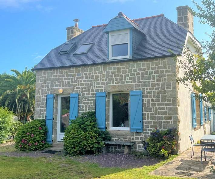 Location de vacances pour 5 personnes, avec Terrasse ainsi que Jardin et Vue dans Landrellec