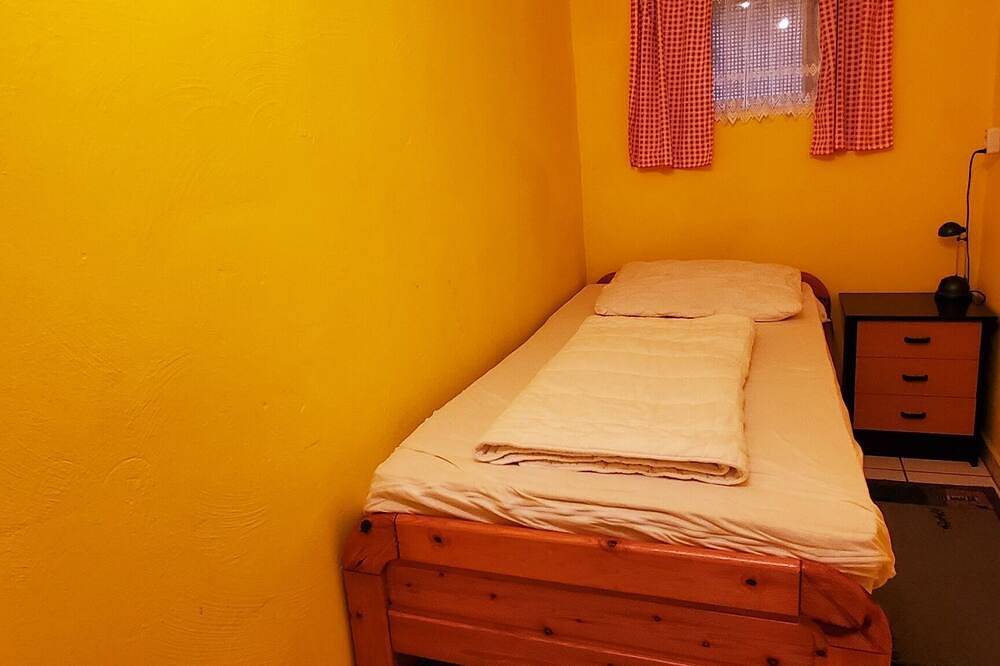 Ganze Wohnung, 3 Zi- App. 'U2' (50qm) für 3 – 6 Personen, 25km bis Frankfurt- Nord in Usingen, Hochtaunuskreis