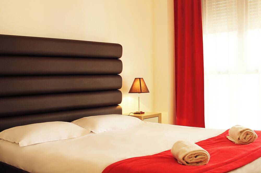 Studio Unit in Beautiful Aix-en-Provence! Free Parking, Pool & Pets Allowed! in Éguilles, Aix-en-Provence region