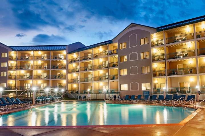 Resort para 4 personas, con balcón además de piscina y jacuzzi - 1