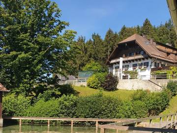 Hotel für 2 Personen, mit Garten und Seeblick sowie Balkon, kinderfreundlich in Attergau