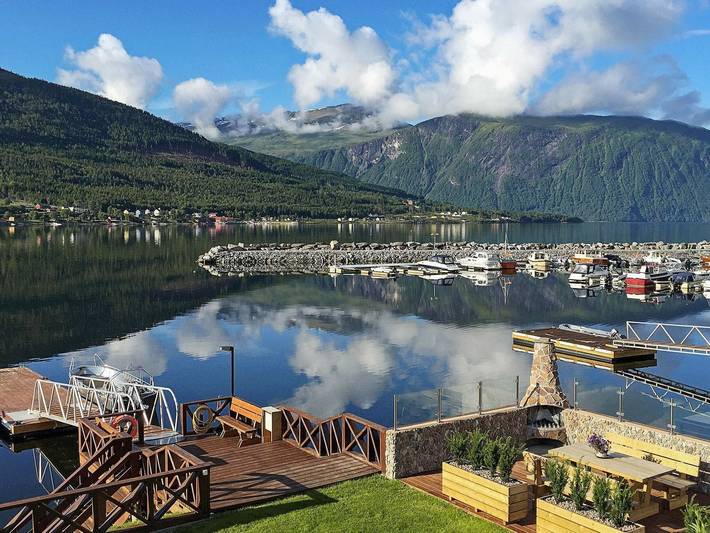 Ferienwohnung für 6 Personen, mit Terrasse und Sauna in Eidsvåg