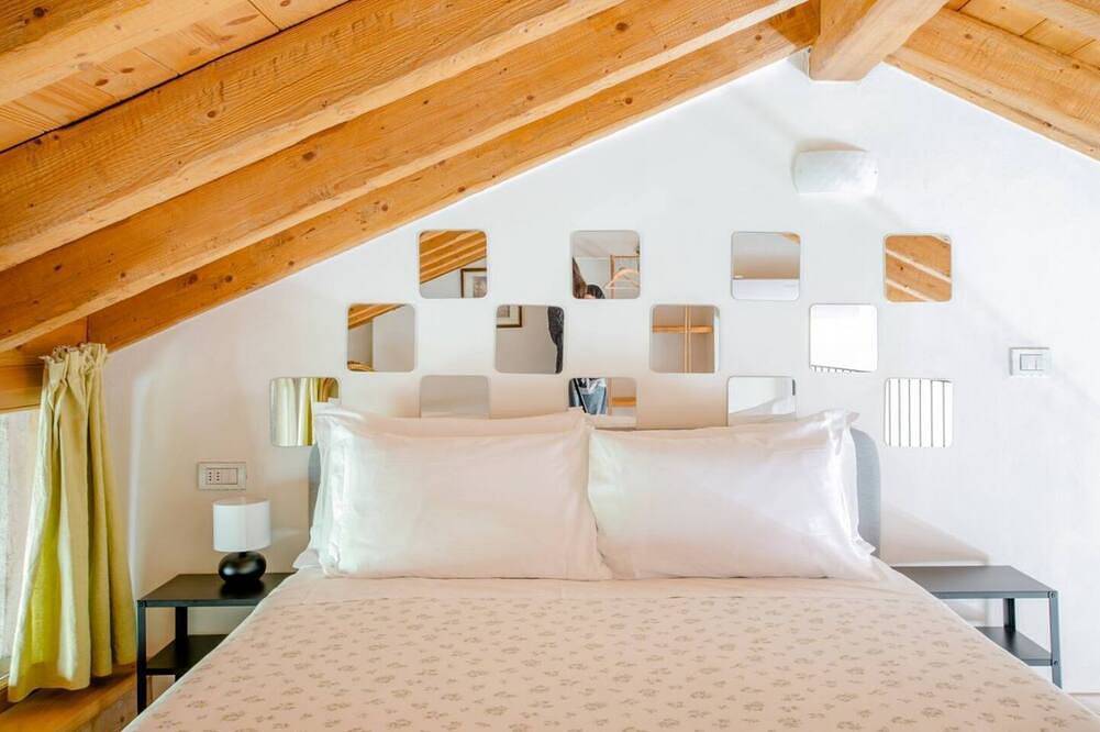 Alla Torre del Barbarossa B&B Foresteria in Mandello del Lario, Alpes de Bérgamo Occidental