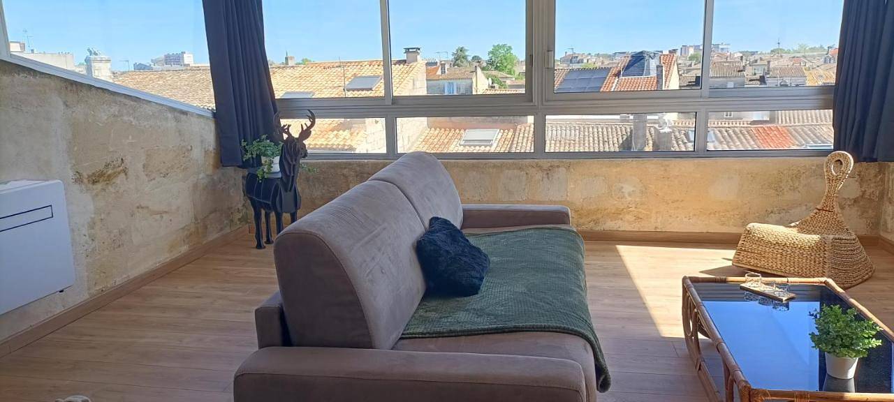 Appartement entier, One-Bedroom Apartment in Libourne, Région de Libourne