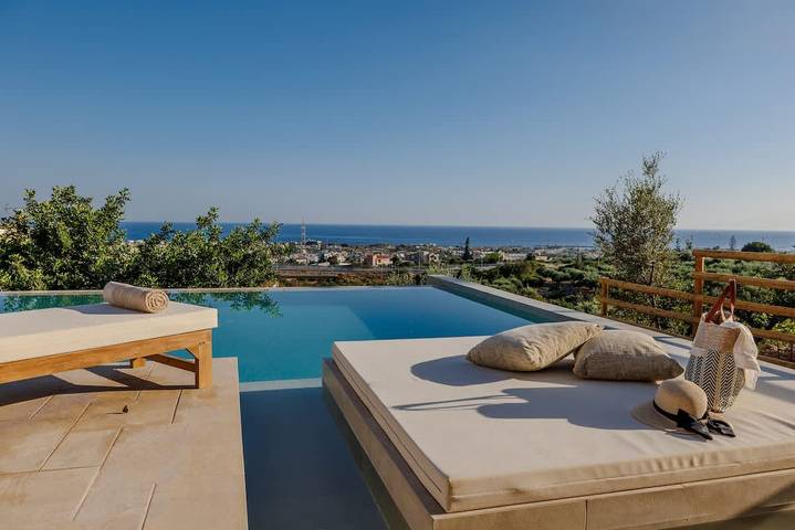 Villa voor 10 personen, met balkon/terras en zwembad, kindvriendelijk in Malia