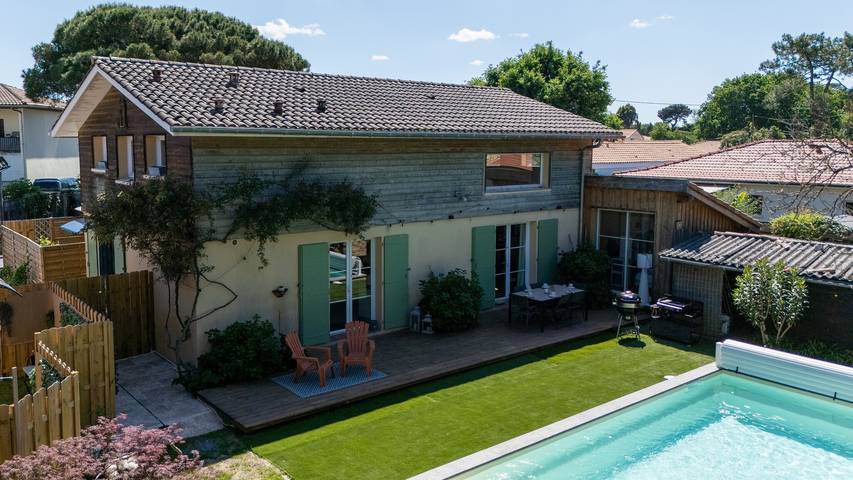 Maison de vacances pour 8 personnes, avec Terrasse ainsi que Jardin et Piscine à Gujan-Mestras