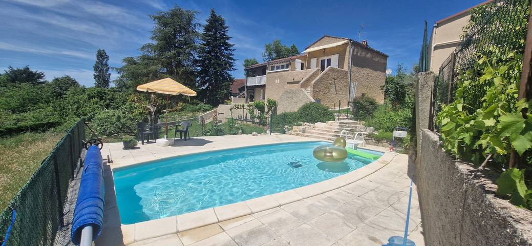 Location de vacances pour 7 personnes, avec Balcon et Jardin