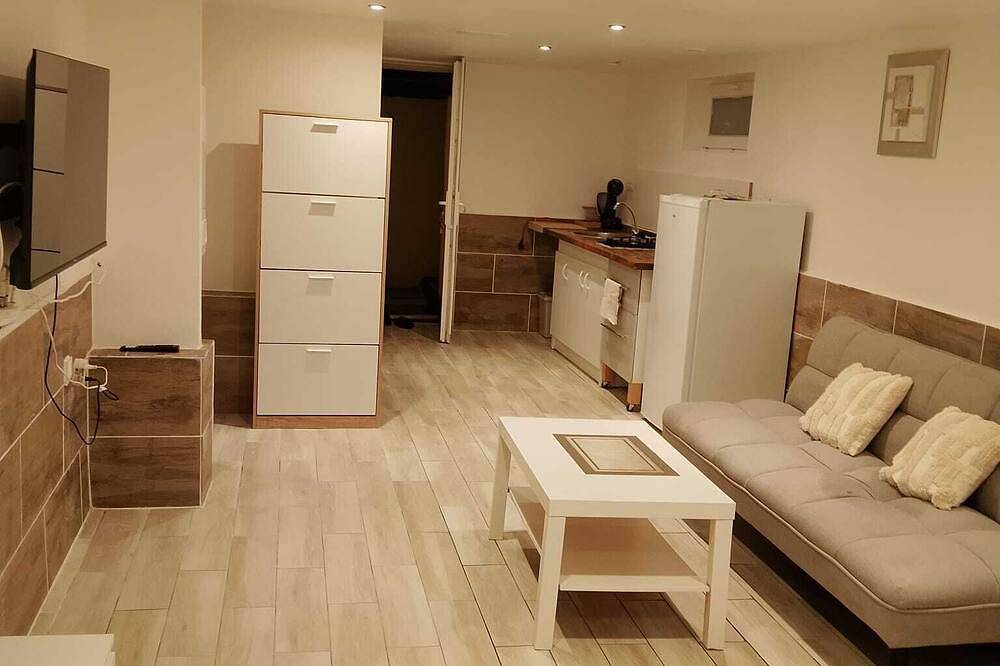 Ganze Wohnung, Studio near Roissy in Tremblay-en-France, Seine-Saint-Denis