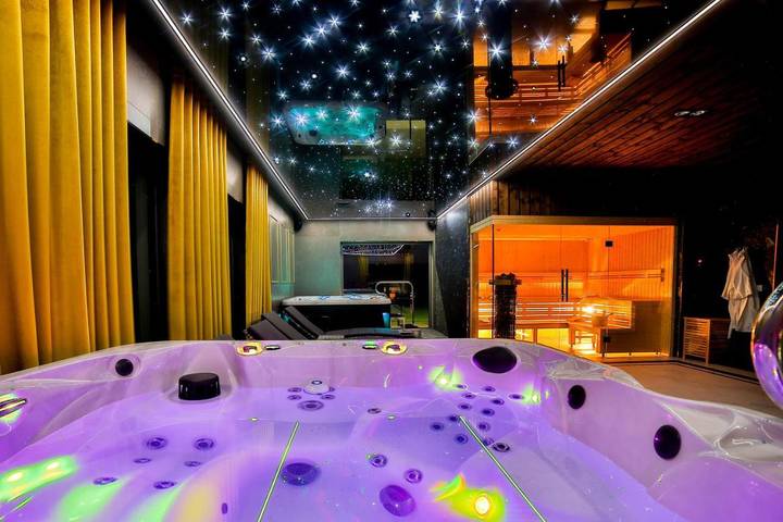 Willa dla 4 osób, z Balkon i Taras oraz Jacuzzi i Ogród w Beskidy