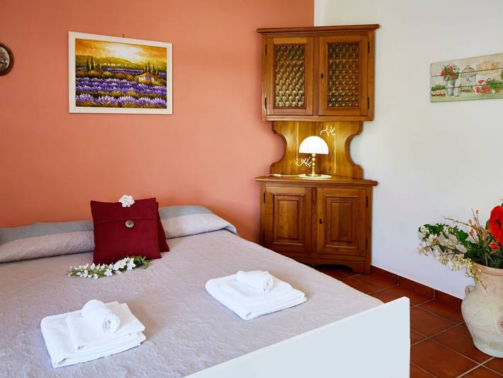 Appartamento vacanze per 4 persone, con piscina e giardino in