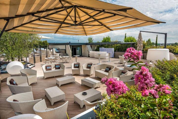 Appartamento per 2 persone, con Idromassaggio e Terrazza nonché Piscina e Sauna a Sommacampagna