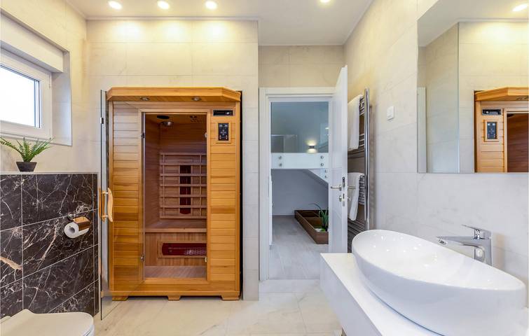 À 1 km de la plage : appartement climatisé avec piscine et terrasse in Nin, Région de Zadar