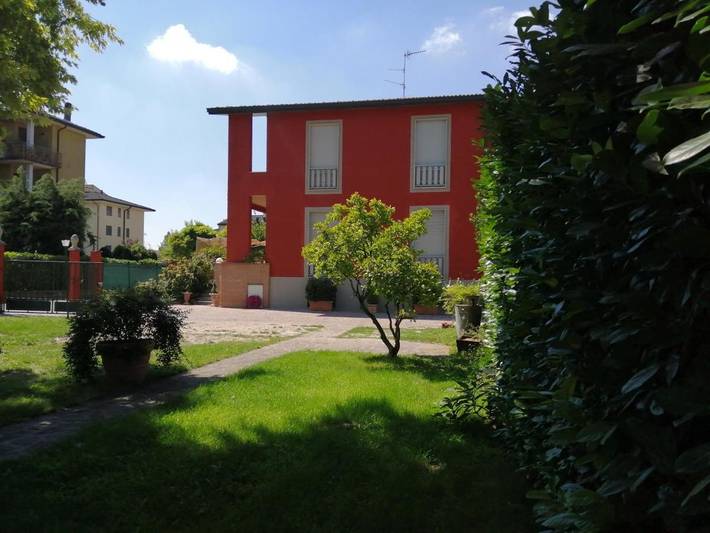 Chambre d’hôte pour 4 personnes, avec Balcon et Terrasse ainsi que Jardin et Vue à Voghera