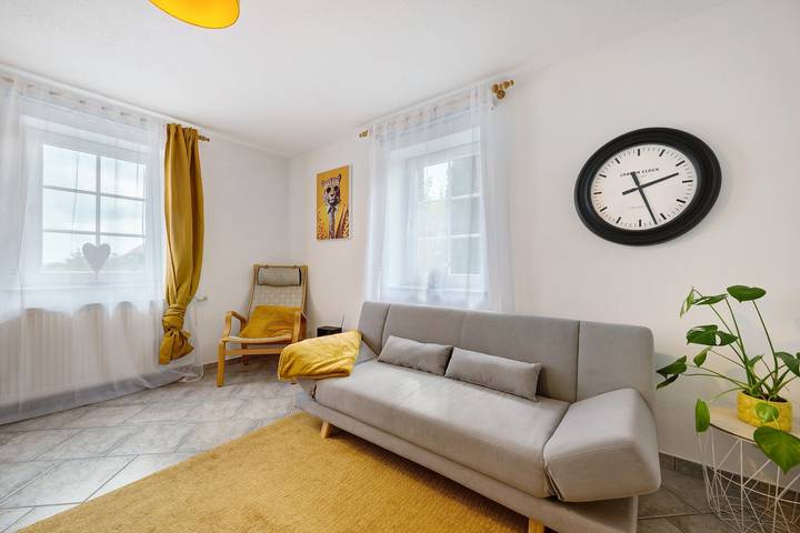 Hel lejlighed, Apartment 'Malia' with Shared Terrace, Shared Garden and Wi-Fi in Neubulach, Nord Sortskoven