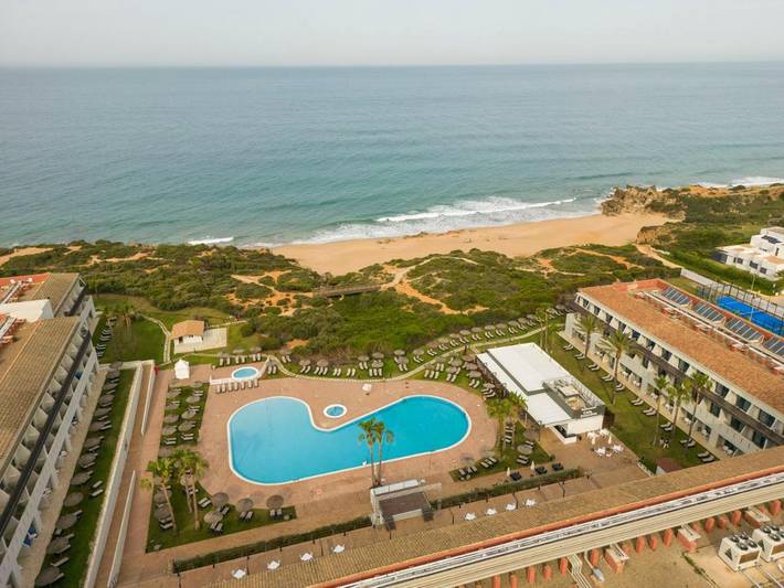 Apartamento para 2 personas, con Balcón y Terraza además de Jardín y Piscina para niños en Roche