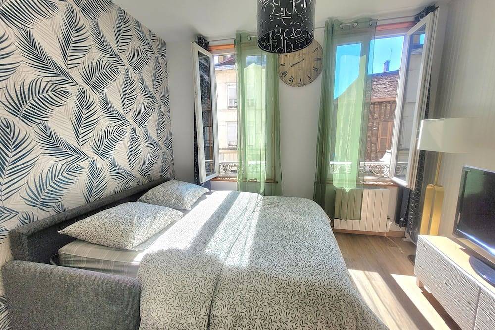 Entire apartment, Charmant Studio 26m² au Cœur de Troyes Idéal Pour 2 Proche de Tout! in Troyes, Aube