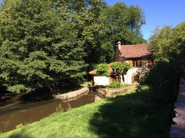 Cottage pour 2 personnes, avec jardin ainsi que vue sur le lac et vue à Rochechouart