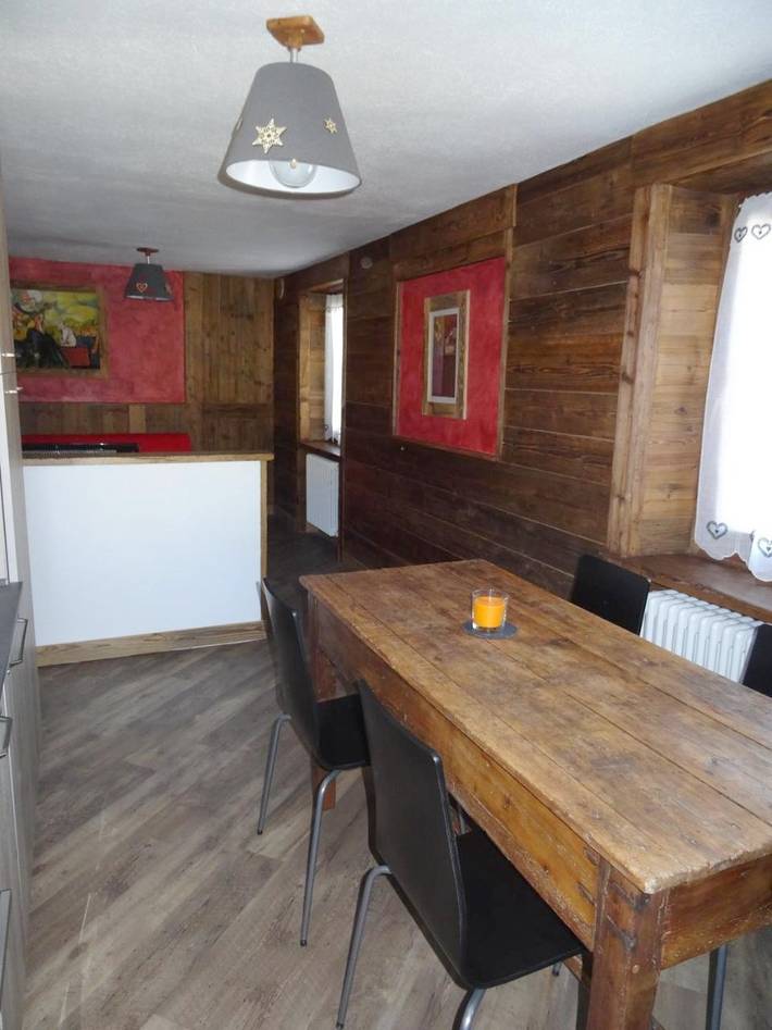 Gîte pour 2 personnes, avec vue dans Charvensod