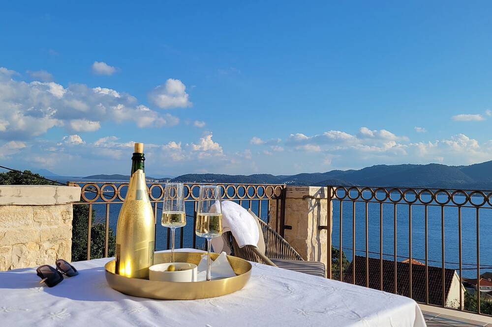 Stunning Croatian Villa with a Private Pool on the Dalmation Coast in Viganj, Dubrovnik-Neretva