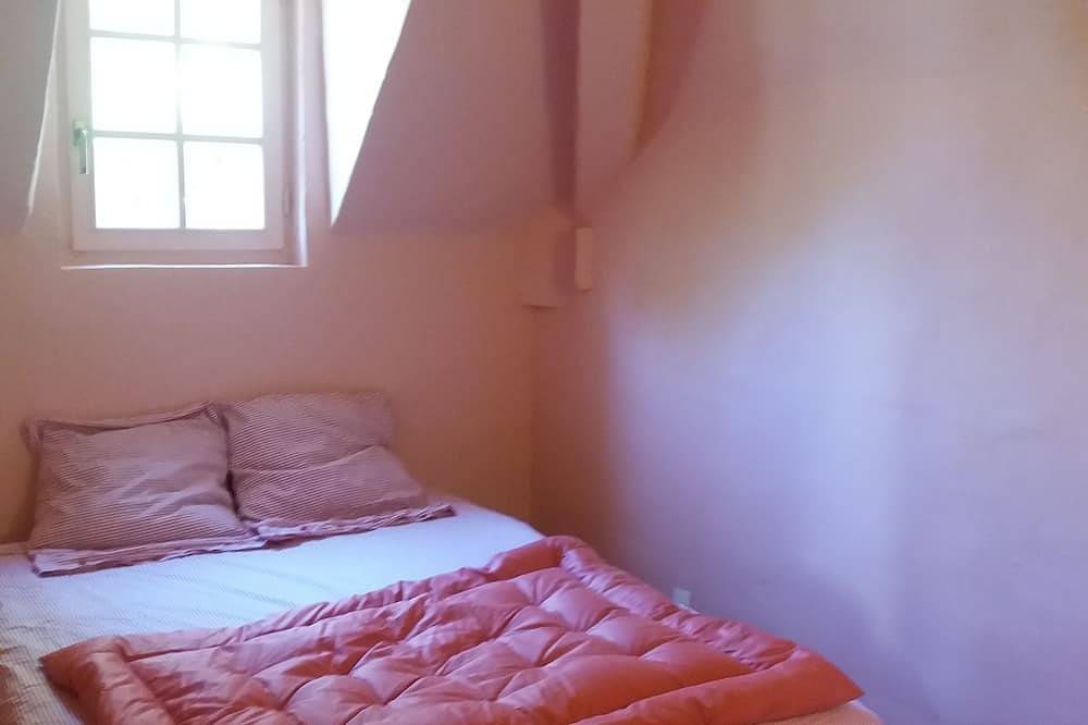 Très Jolie Maison Ancienne, Très Confortable, Dominant la Vallée du Loir in Poncé-sur-le-Loir, Loire-Tal