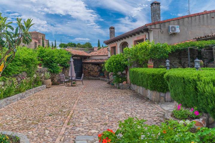 Apartamento para 3 personas, con Balcón y Terraza además de Jardín y Vistas en Parque Nacional de Monfragüe