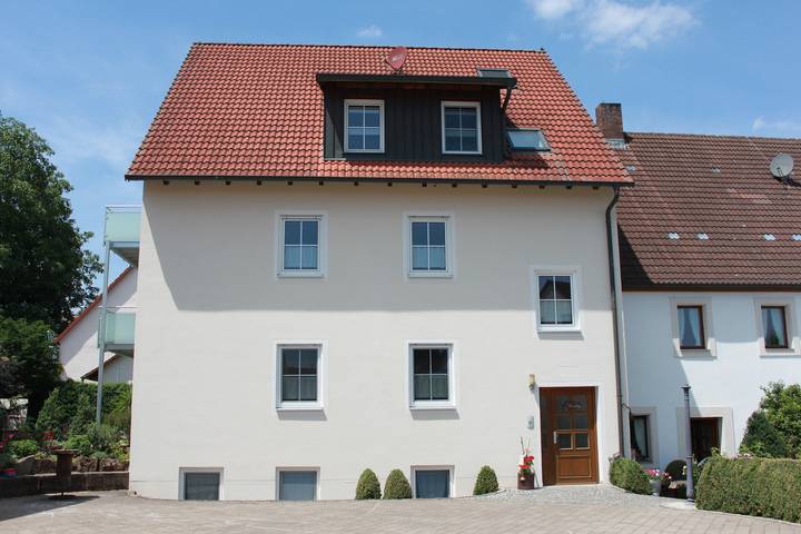 Ganze Wohnung, Ferienwohnung 'Lichtblick' mit Balkon und Wi-Fi in Merkendorf, Romantische Straße