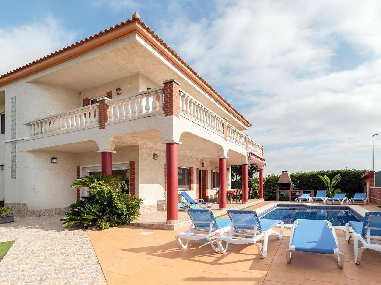 Chalet 'Vista Cunit' mit privatem Pool in Cubellas, Garraf