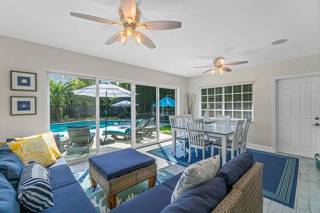 Swim Up Bar - Outdoor Paradise! in Delray Beach, Palm Beach County