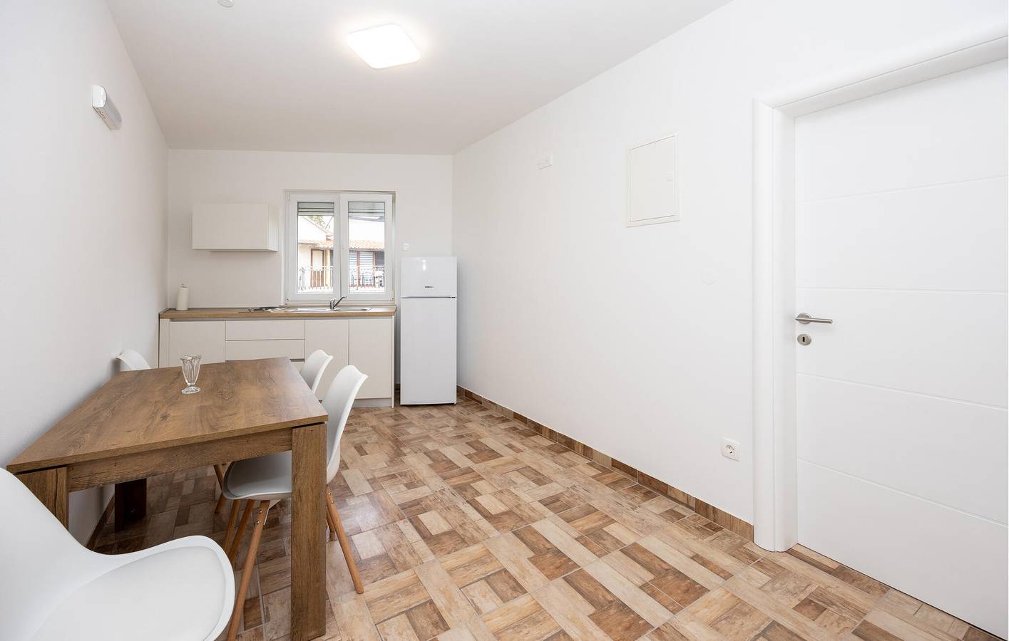 Ganze Ferienwohnung, Charmantes Apartment, 2 km von Imotski entfernt, mit Seeblick und moderner Ausstattung in Imotski, Makarska Riviera