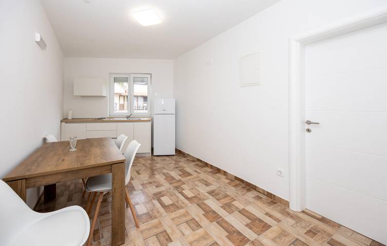 Ganze Ferienwohnung, Charmantes Apartment, 2 km von Imotski entfernt, mit Seeblick und moderner Ausstattung in Imotski, Makarska Riviera