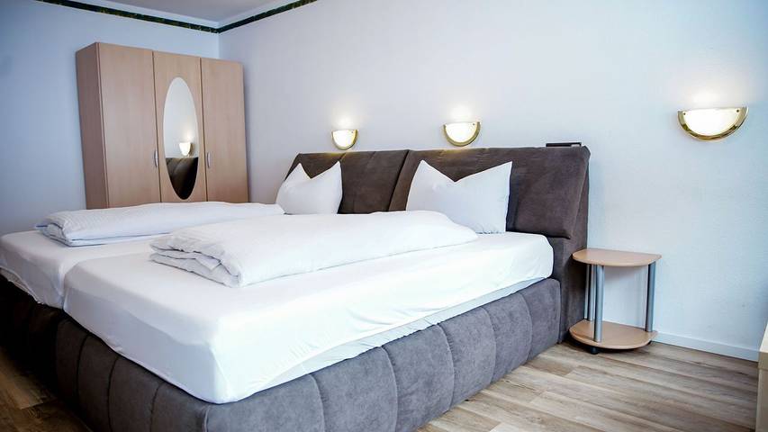 Ferienwohnung für 3 Personen, mit Sauna und Garten in Züschen