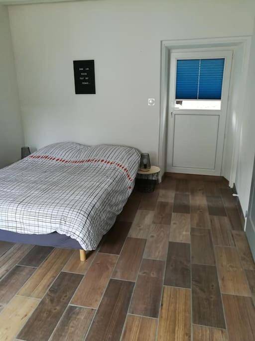 Gîte pour 3 personnes, avec terrasse à Durtal - 2