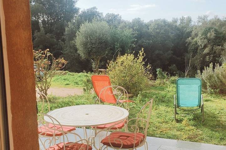 Location de vacances pour 5 personnes, avec terrasse et jardin à Sainte-Lucie-de-Tallano