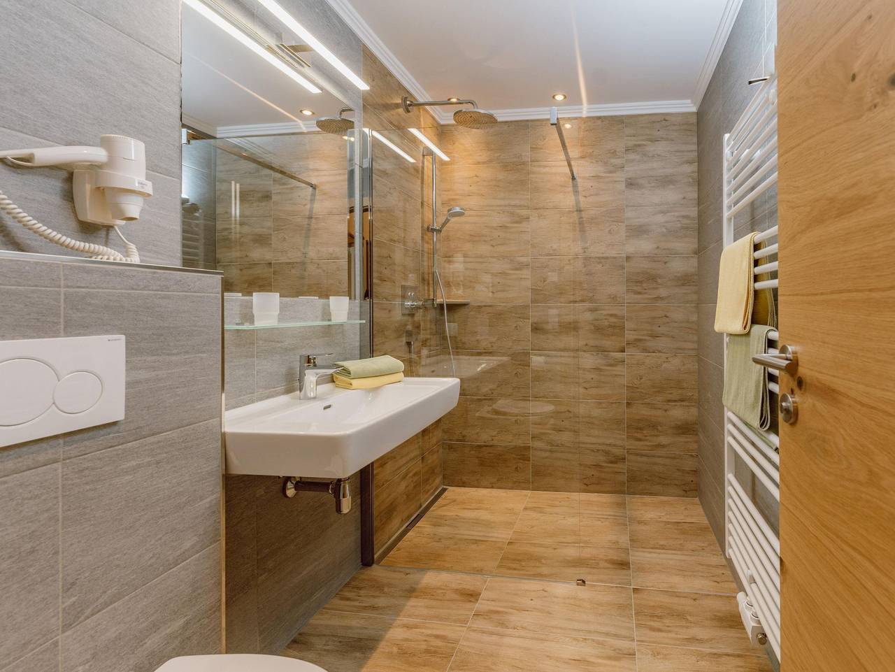 Ganze Ferienwohnung, Pircherhof Appartements - Appartement D - 1 Schlafzimmer, Dusche, Wc in Haus, Schladming-Dachstein