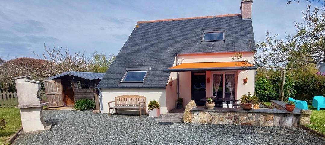 Gîte pour 4 personnes, avec terrasse et jardin